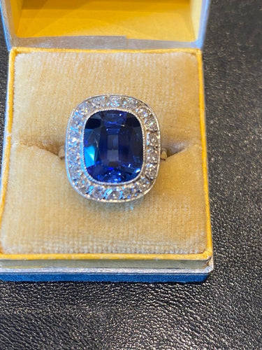 Bague 48 Bague ancienne en or 750 et platine, saphir Verneuil et diamants 58 Facettes LP226