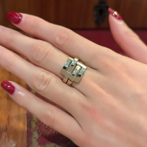 https://18carats.fr/wp-content/uploads/2025/10/33377-33598-Bague-Boucheron-%E2%80%93-Collection-Dechainee-en-or-blanc.jpg