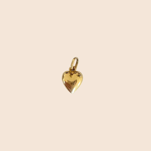 https://cdn.shopify.com/s/files/1/0943/8576/6747/files/coeur-or-pendentif-18-carats.jpg?v=1772703255