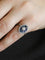 Bague 50 Bague Art déco en or blanc 18 carats, diamants et saphirs calibrés 58 Facettes 1199.8