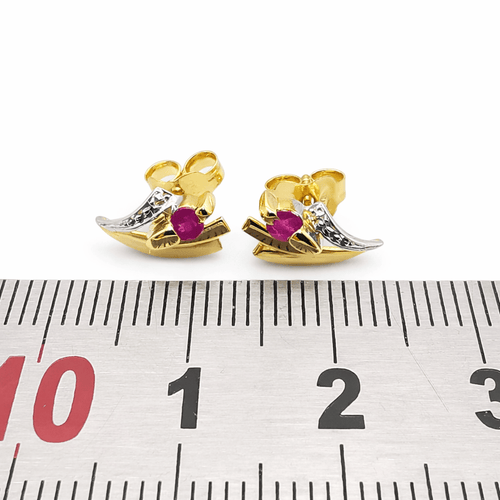 Boucles d'oreilles Boucles d'oreilles en or jaune 18 carats et rubis 58 Facettes Boucles d'oreilles en or 18 carats et rubis