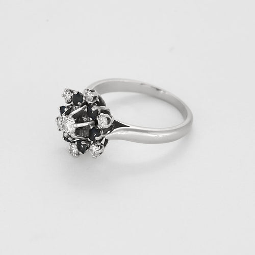 Bague 50 Bague en or blanc, diamants, saphirs 58 Facettes B250397