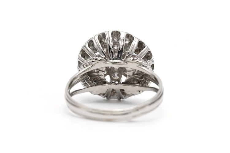Bague 54 Bague années 50 en or blanc 18 carats et diamants taille brillant 58 Facettes 23501