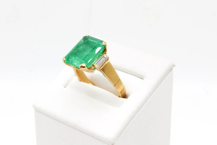Bague 53 Bague en or jaune 750 avec émeraude 4,47 ct 58 Facettes 240204