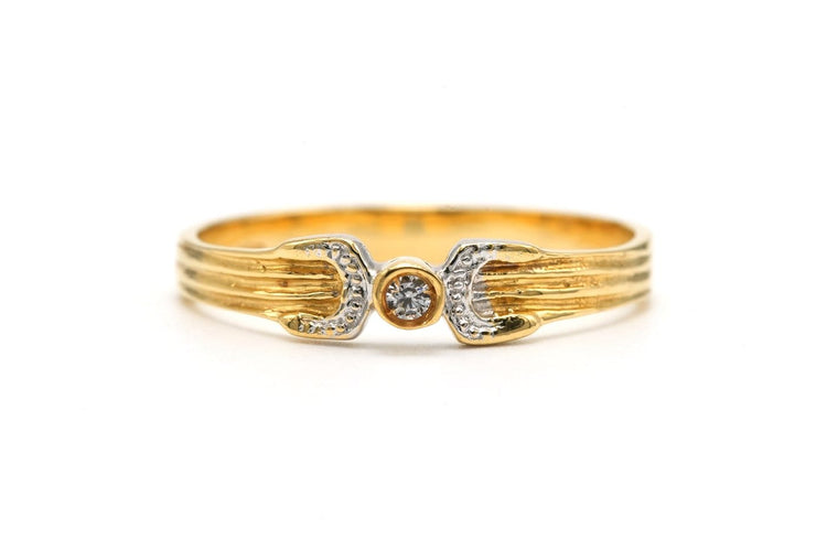 Bague 56 Bague contemporaine en or jaune 18 carats et diamants 58 Facettes 23544