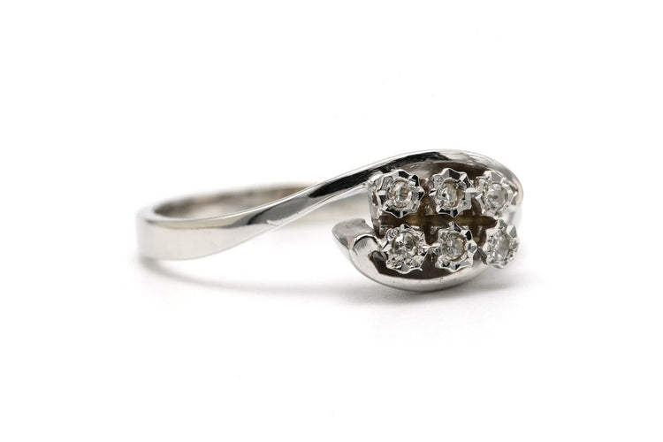 Bague 55 Bague années 70 en or blanc 18 carats sertie de diamants 58 Facettes 23337