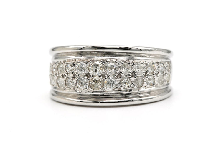 Bague 52 Bague contemporaine en or blanc 18 carats sertie de diamants 58 Facettes B818