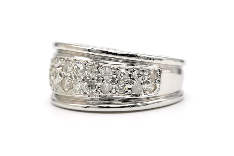 Bague 52 Bague contemporaine en or blanc 18 carats sertie de diamants 58 Facettes B818