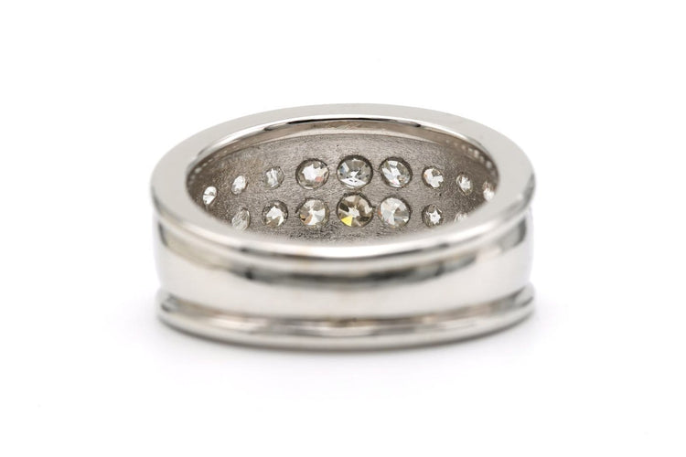 Bague 52 Bague contemporaine en or blanc 18 carats sertie de diamants 58 Facettes B818