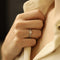 Bague 47 Solitaire Diamant 0,36 ct G-VS – Épaulé 0,15 ct G-VS – Or Gris 18k – Taille 47 58 Facettes FB11437