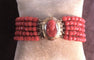 Bracelet Bracelet en or jaune, corail et camée 58 Facettes C 333