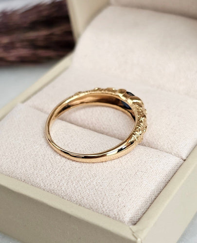 Bague 54 Bague jonc en or jaune 18 carats au saphir ovale 58 Facettes 731