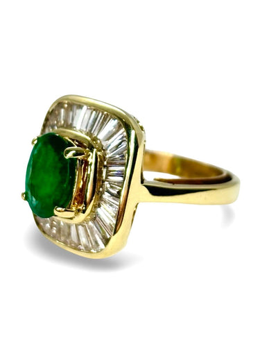 Bague 52 Bague ancienne en or jaune 18K avec émeraude et diamants 58 Facettes 1690