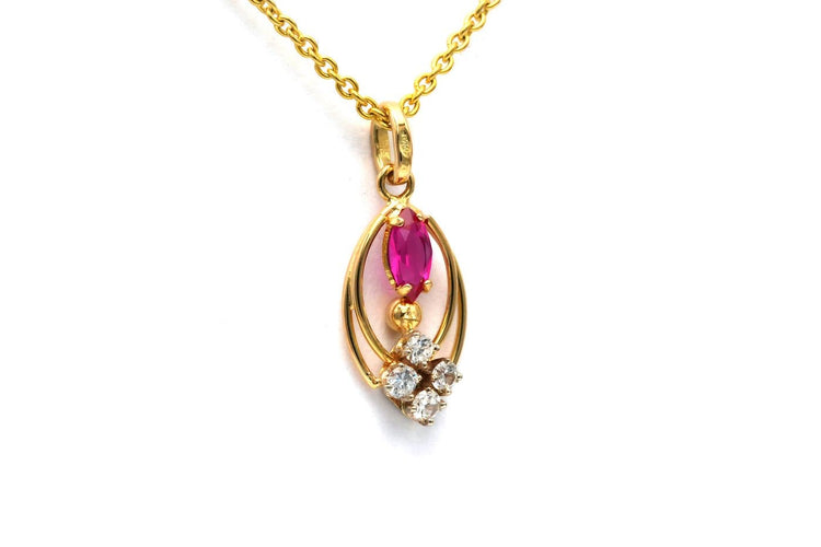 Pendentif Pendentif contemporain en or jaune, rubis et diamants 58 Facettes 23515