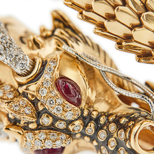 https://api-ledial.emberware.it/app/uploads/2026/03/39080-bracciale-oro-drago-rubini-diamanti-smalto-nero-roberto-coin_12.jpg