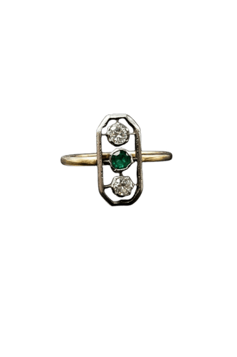 Bague 56 Anello austro-hongrois ancien en or jaune, émeraude et diamants 58 Facettes