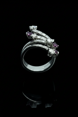 Bague 50 Bague serpent stylisée - Bague en or avec rubis et diamants 58 Facettes
