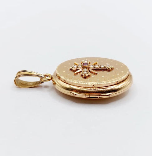 263d70b5-f6a3-4a2f-924c-6cd76b209100