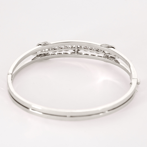 Bracelet Bracelet jonc ajouré en or gris 18K avec perles de culture et diamants 58 Facettes LF6