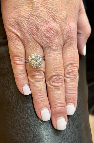 Bague 56 Chaumet - Bague fleur en platine et diamants naturels 58 Facettes Chau