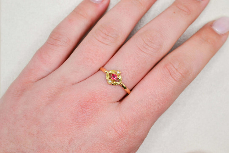 https://www.noircarat.fr/wp-content/uploads/2026/03/bague-art-nouveau-2.jpg