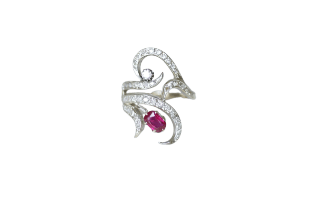 Bague 61 Arabesque - Bague en or blanc rubis birman et diamants 58 Facettes