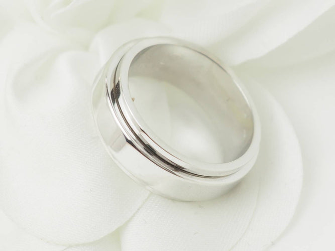 Ring 56 Piaget Possession - Wedding band in 18 kt white gold 58 Facettes 30246