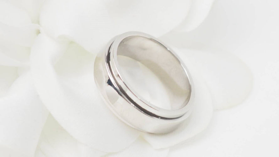 Ring 56 Piaget Possession - Wedding band in 18 kt white gold 58 Facettes 30246