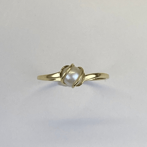 Ring 54 Ring with white pearl in 18-carat yellow gold 58 Facettes 250247