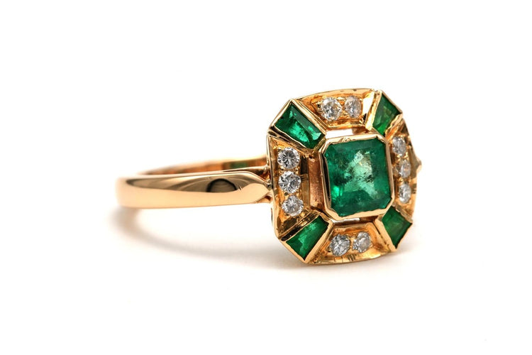 Bague 53 Bague contemporaine en or jaune avec émeraudes et diamants 58 Facettes 23363