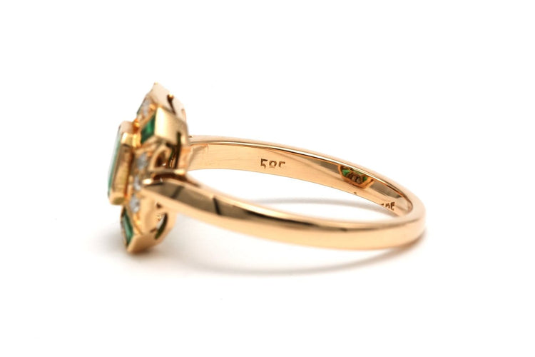 Bague 53 Bague contemporaine en or jaune avec émeraudes et diamants 58 Facettes 23363