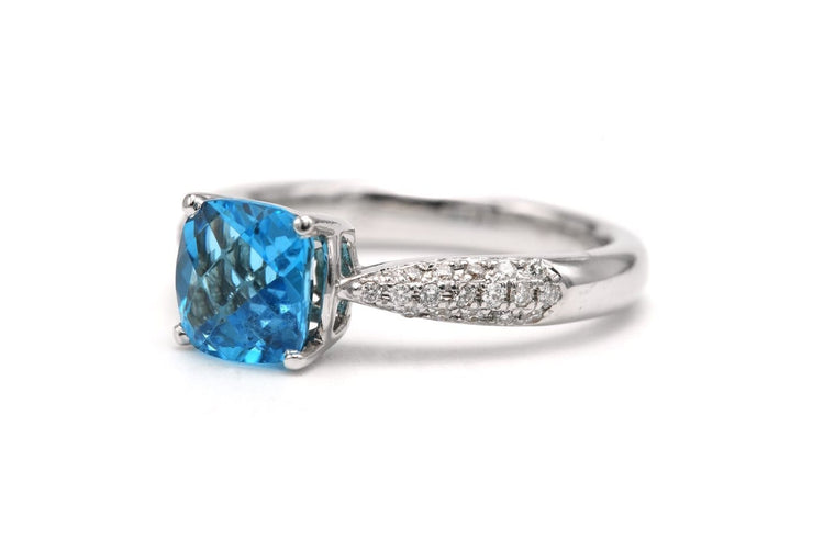 Bague 51 Bague contemporaine en or blanc 18 carats, topaze et diamants 58 Facettes B842
