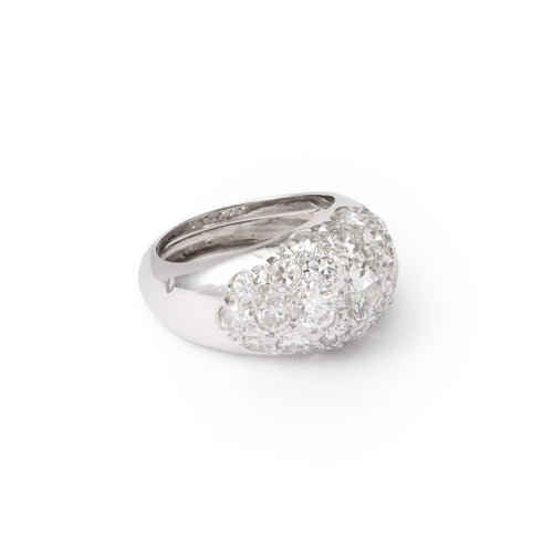 https://cdn.shopify.com/s/files/1/0647/1470/3075/files/BaguedeLuxedeSecondeMain-BagueJoncDiamants2.20CTS-OrGris-BijouterieParis-LesPierresdeJulie_3.jpg?v=1774696399