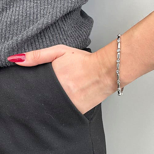 https://api-ledial.emberware.it/app/uploads/2026/03/39025-bracciale-oro-tennis-segmenti-diamanti_51.jpg