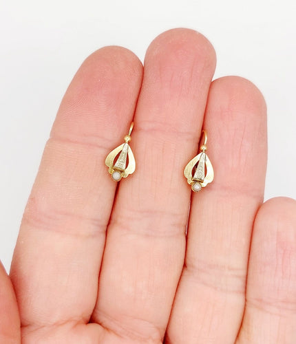 Boucles d'oreilles Dormeuses anciennes - Boucles d'oreilles en or 18k et semences de perles 58 Facettes A06902