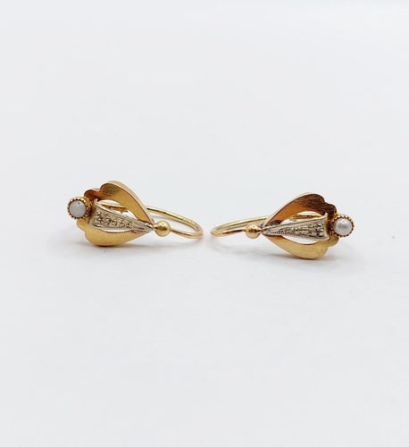 Boucles d'oreilles Dormeuses anciennes - Boucles d'oreilles en or 18k et semences de perles 58 Facettes A06902