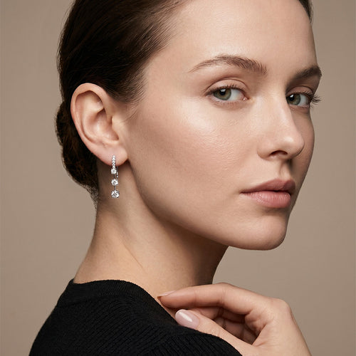 boucles-d-oreilles-pendants-or-blanc-et-diamants.jpg