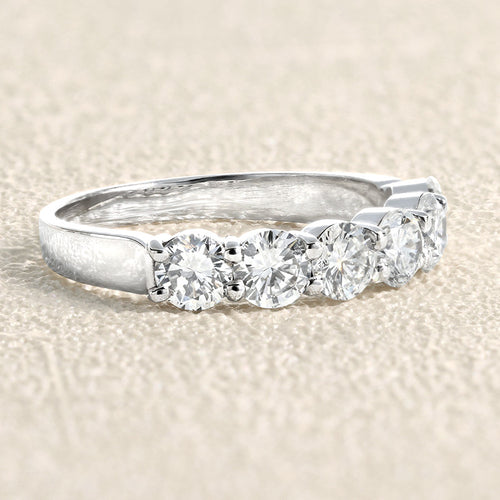 Wedding band-demi-tour-or-blanc-et-diamants.jpg