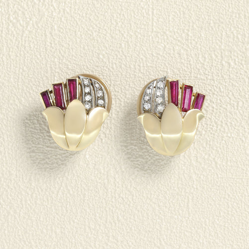 boucles-d-oreilles-or-jaune-pierres-rouges-et-diamants.jpg