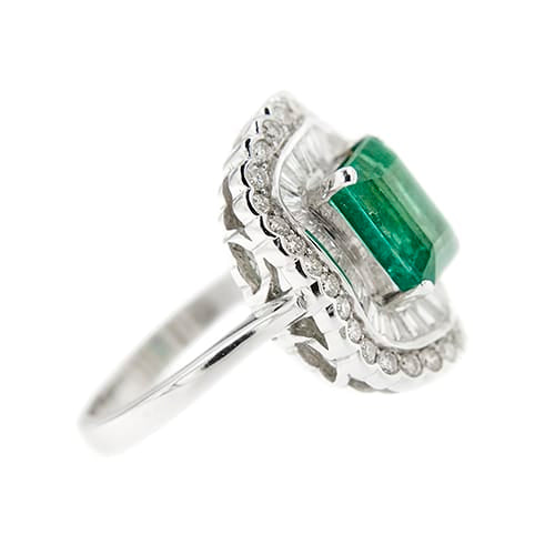 https://api-ledial.emberware.it/app/uploads/2026/02/38792-anello-oro-smeraldo-diamanti_11b.jpg