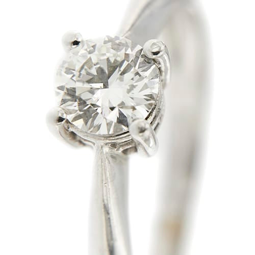 https://api-ledial.emberware.it/app/uploads/2026/02/34003-anello-oro-solitario-diamante-certificato-GIA_51.jpg