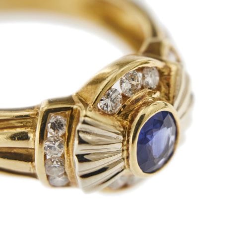 https://api-ledial.emberware.it/app/uploads/2023/06/27454-anello-oro-zaffiro-diamanti-11.jpg