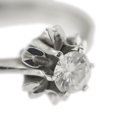https://api-ledial.emberware.it/app/uploads/2023/06/28714-anello-oro-solitario-6.jpg