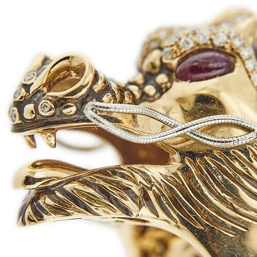 https://api-ledial.emberware.it/app/uploads/2026/03/39051-anello-oro-drago-rubini-diamanti-smalto-nero-roberto-coin_12-rotated.jpg