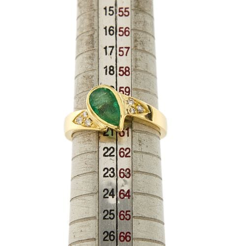 https://api-ledial.emberware.it/app/uploads/2023/10/24033-anello-oro-smeraldo-diamanti-13.jpg
