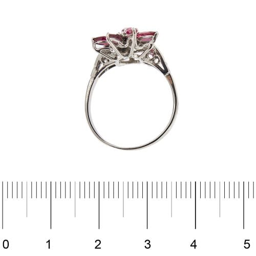 https://api-ledial.emberware.it/app/uploads/2024/04/35243-anello-oro-rubino-diamanti-12.jpg