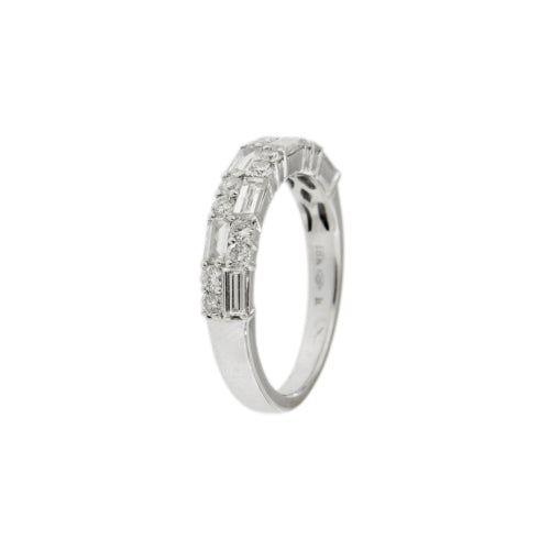 https://api-ledial.emberware.it/app/uploads/2026/01/9690-anello-oro-riviere-diamanti-baguette-brillanti_03.jpg