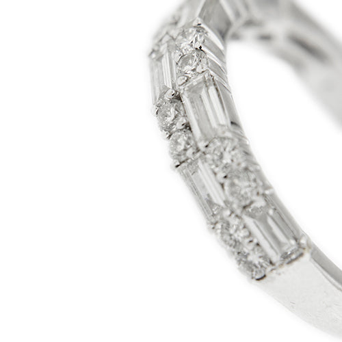 https://api-ledial.emberware.it/app/uploads/2026/01/9690-anello-oro-riviere-diamanti-baguette-brillanti_07.jpg
