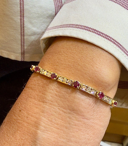 Bracelet Bracelet en or jaune 18 carats, diamants et rubis 58 Facettes Dr
