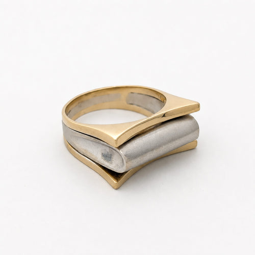https://18carats.fr/wp-content/uploads/2026/04/35993-37574-Bague-graphique-deux-ors.jpg
